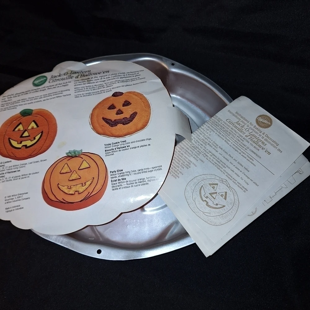 Wilton Pumpkin Cake Pan Vintage Halloween New